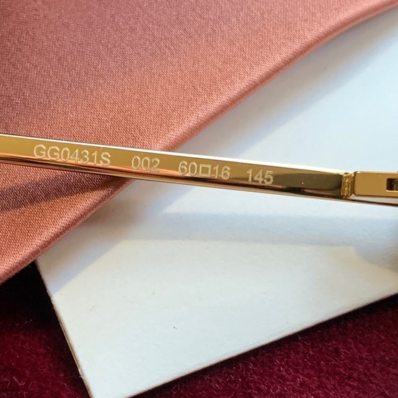 SOLD⛔️Authentic GUCCI 60 Rectangular "Hollywood collection " crystals acetate - Picture 14 of 16